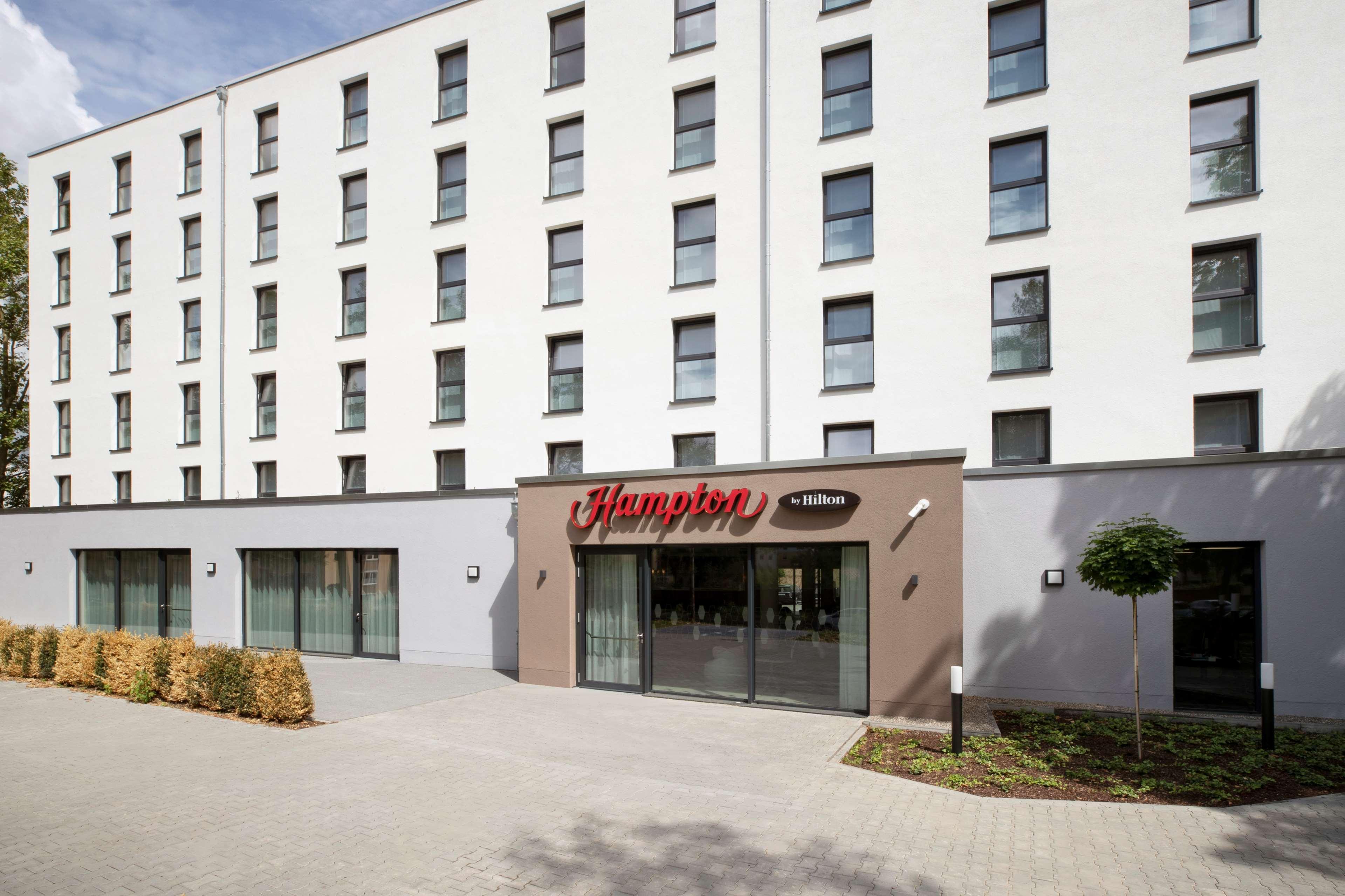 Hotel Hampton By Hilton Kaiserslautern Exterior foto