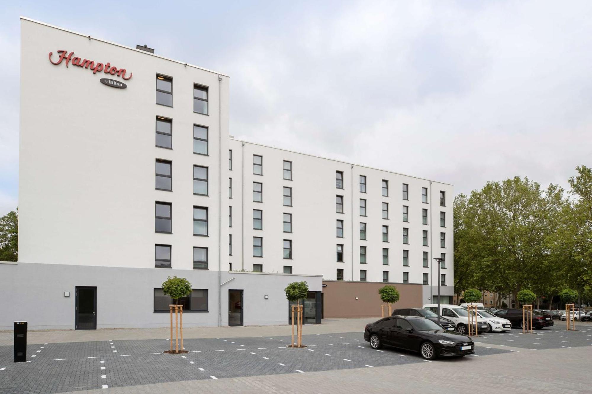 Hotel Hampton By Hilton Kaiserslautern Exterior foto