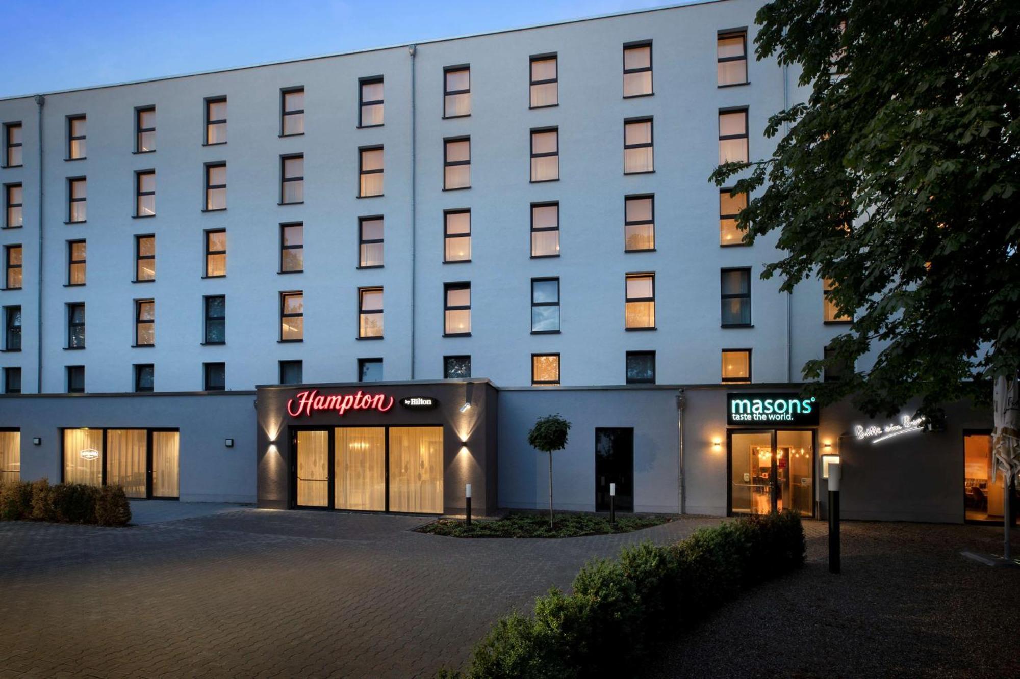 Hotel Hampton By Hilton Kaiserslautern Exterior foto